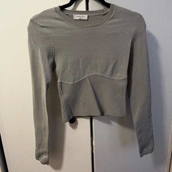 Aritzia Babaton Sculpt Knit Empire Long Sleeve in grey - Picture 3 of 6